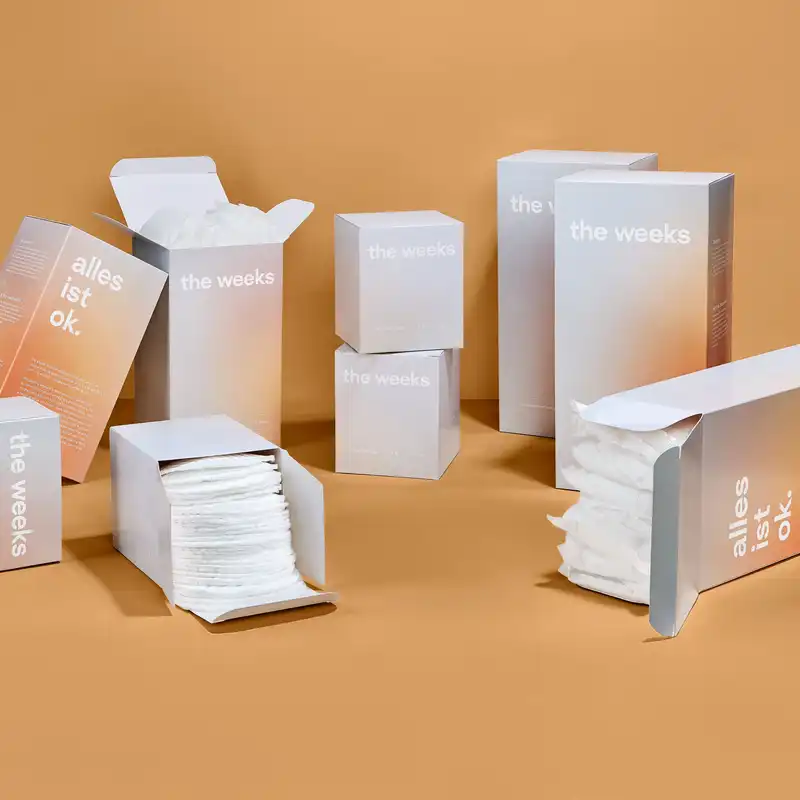 Offene Boxen mit Bio-Wochenbetteinlagen von the weeks